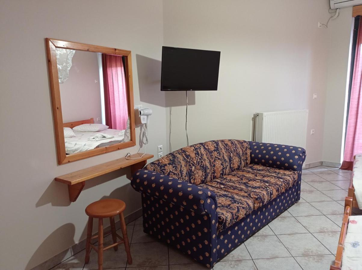 Nikolitsa Apartments Glyfada  Bagian luar foto