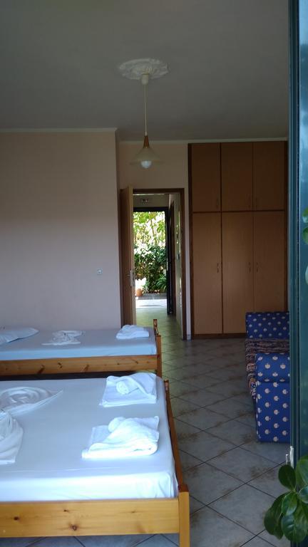 Nikolitsa Apartments Glyfada  Bagian luar foto