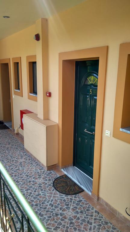Nikolitsa Apartments Glyfada  Bagian luar foto